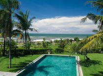 Villa Shalimar, Pool mit Blick auf den Ozean